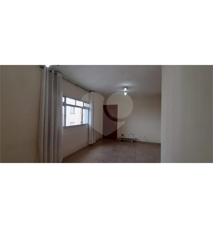 Apartamento - Bom Retiro - 3 dormitórios - 1 banheiro - 1 sala - 1 cozinha