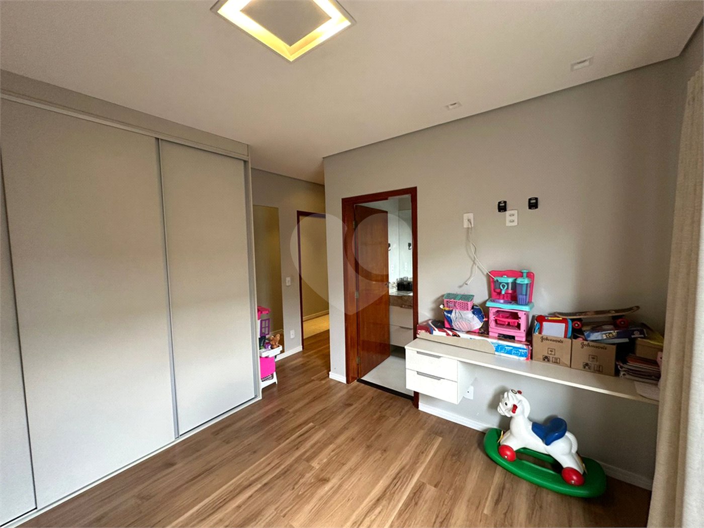 Apartamento Condomínio Montreal