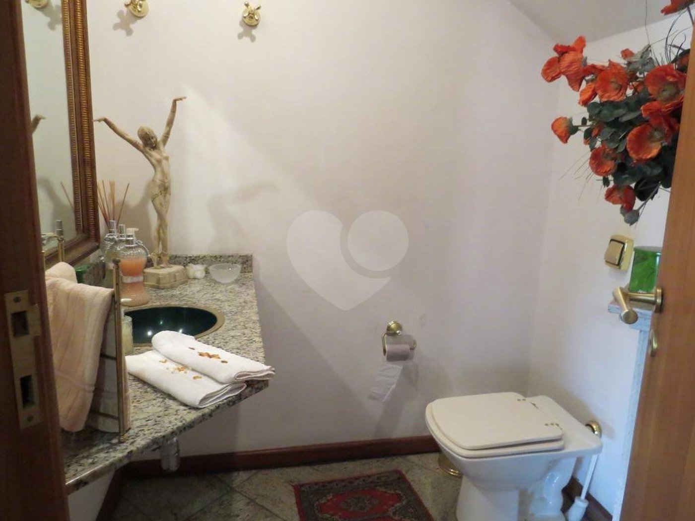 Casa de Vila à venda com 5 quartos, sendo 3 suítes, em Morumbi, São Paulo, SP