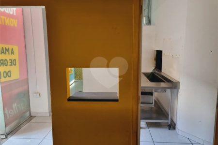 Imóvel térreo com mezanino pronto para lanchonete, venda ou locação, na Barra Funda