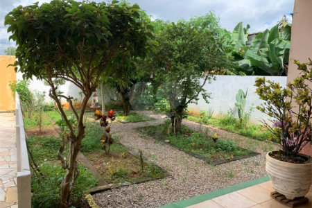 Casa ampla à venda no Vale das Flores em Atibaia