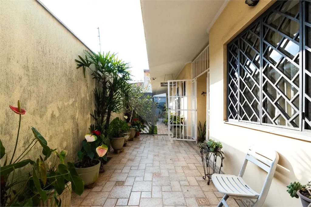 Casa a venda no Planalto Paulista, 2 suítes, 4 vagas, 230 m², quintal e localização privilegiada
