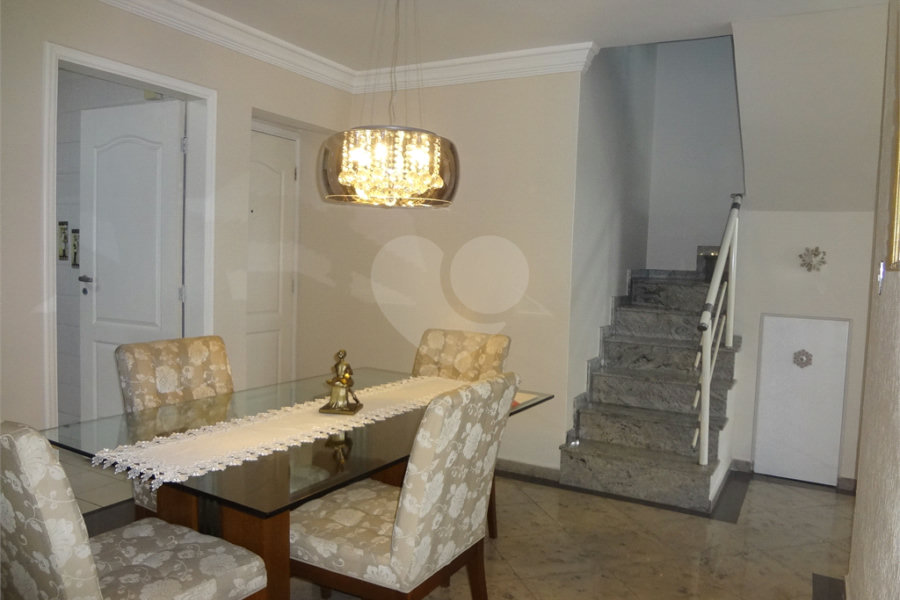 COBERTURA COM PISCINA E CHURRASQUEIRA NA CASA VERDE.