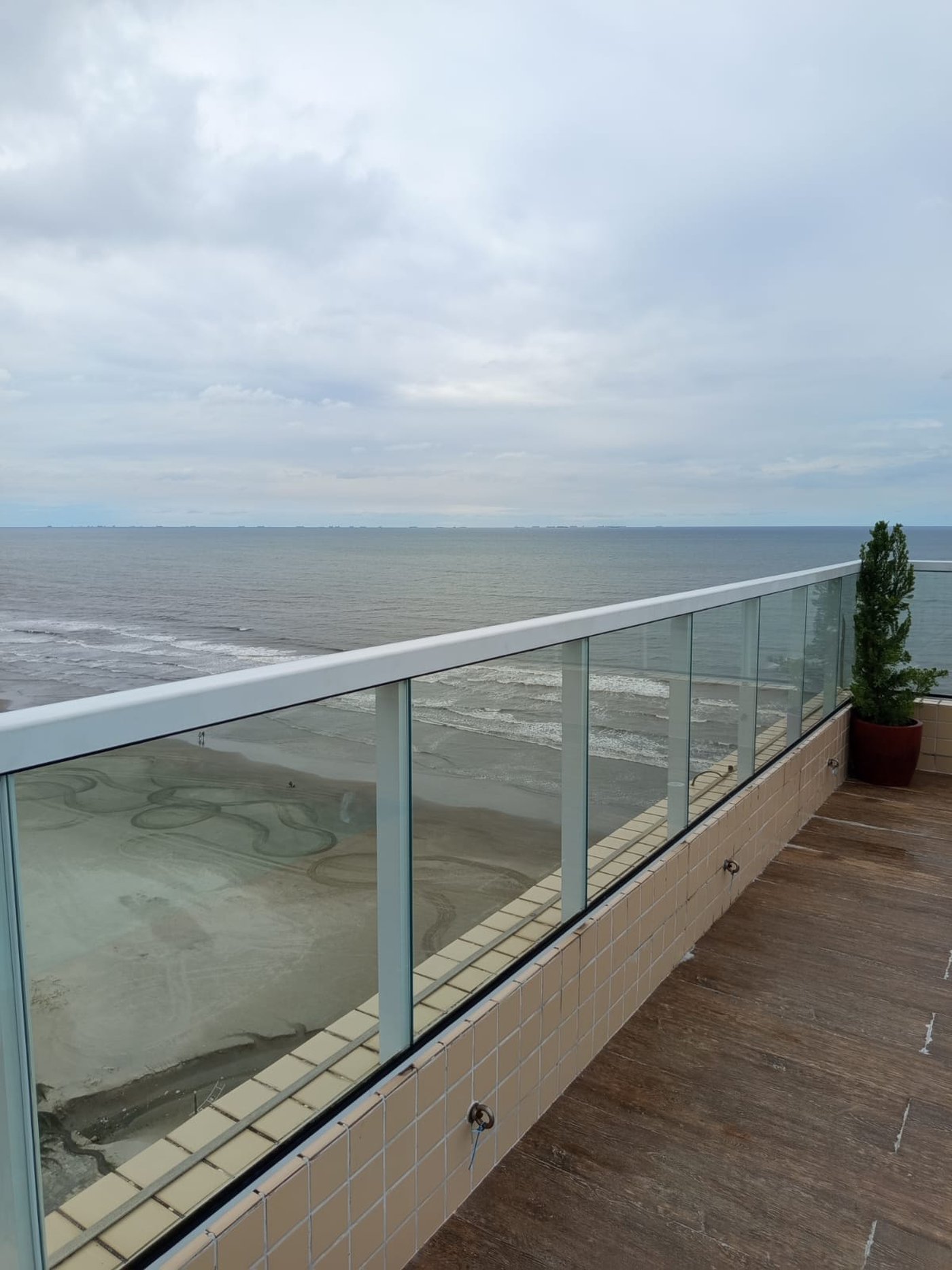 🌊 FRENTE MAR – ALTO PADRÃO NO JARDIM REAL – PRAIA GRANDE/SP 🌊