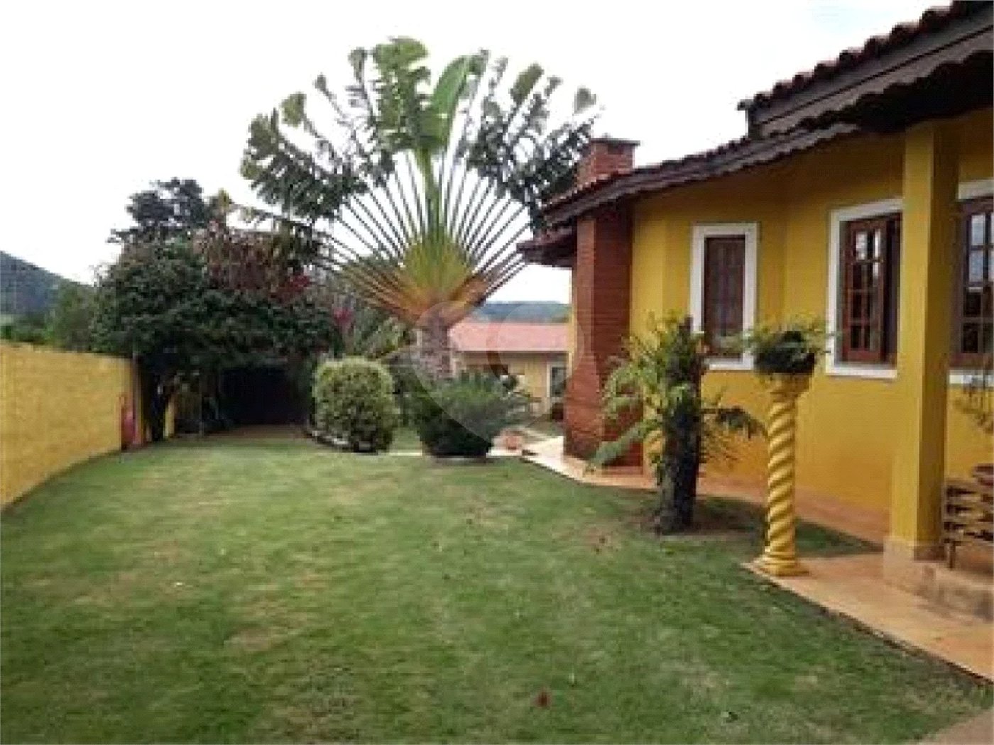 Casa à venda com 3 suítes em Estância Santa Maria do Laranjal, Atibaia, SP