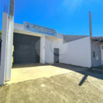 Imóvel disponível para venda com excelente localização e grande potencia, tambèm gerando uma renda passiva todos meses com contrato de aluguel ativo. Salão Comercial Perfeito para quem busca conforto, praticidade e um ótimo investimento