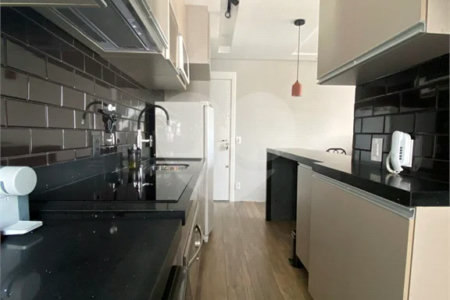 EXCELENTE APARTAMENTO Localizado no bairro do Bom Retiro próximo à Avenida Santos Dumont, com acesso