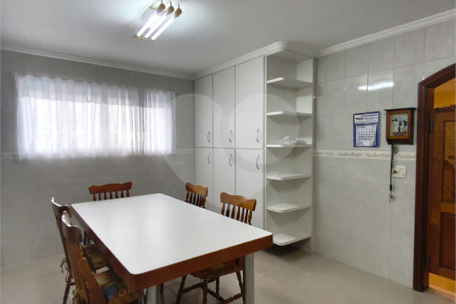 Excelente Sobrado à venda com 281m2 de área construída