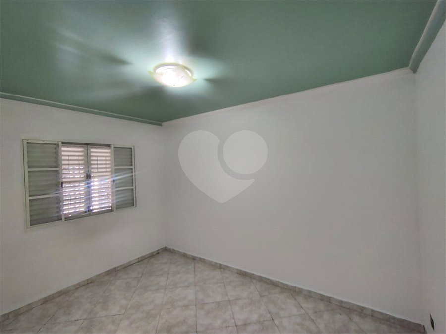 Casa ampla com 3 Quartos e 1 Suíte