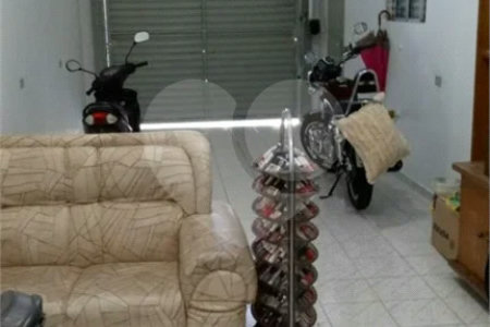 Sobrado com 212m² , 3 dormitórios , 2 vagas , à venda em Santo André.