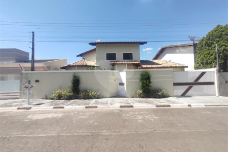 Casa residencial à venda em Valinhos - SP