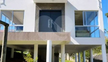 Casa à venda com 3 quartos, sendo 1 suíte,  no condomínio Residencial Villagio Monte Verde, Guararema - SP