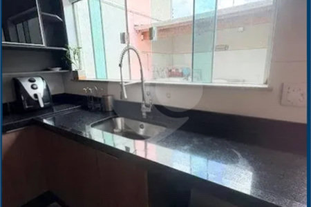 Sobrado a venda Ipiranga/SP 180m² com 3 Quartos suítes 5 banheiros 4 vagas área de serviços e Churrasqueira.