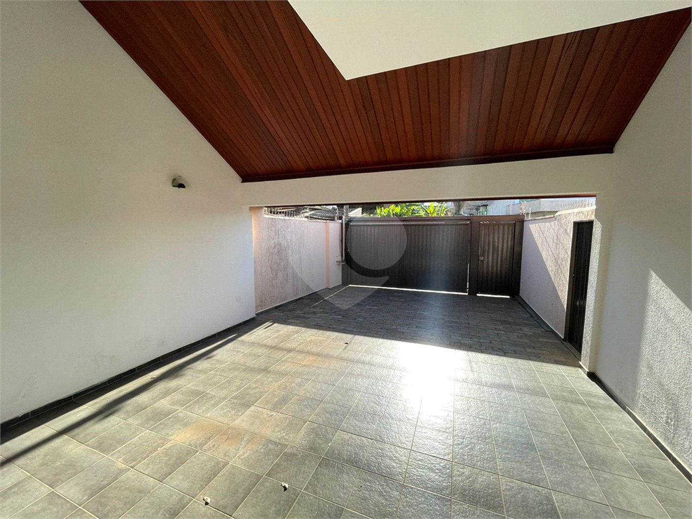 Excelente casa no Parque Santa Marta.