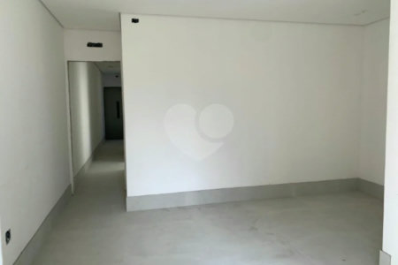 Sobrado com 194m² , 3 dormitórios , sendo 1 suíte , 4 vagas , à venda na Vila Pires , em Santo André.