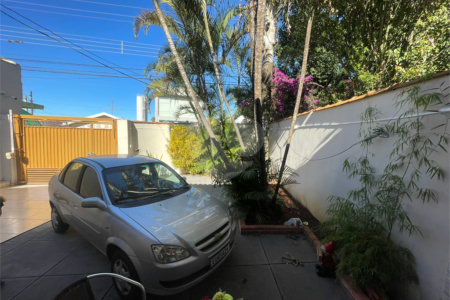 Casa térrea disponível para venda no Jardim Bandeirantes