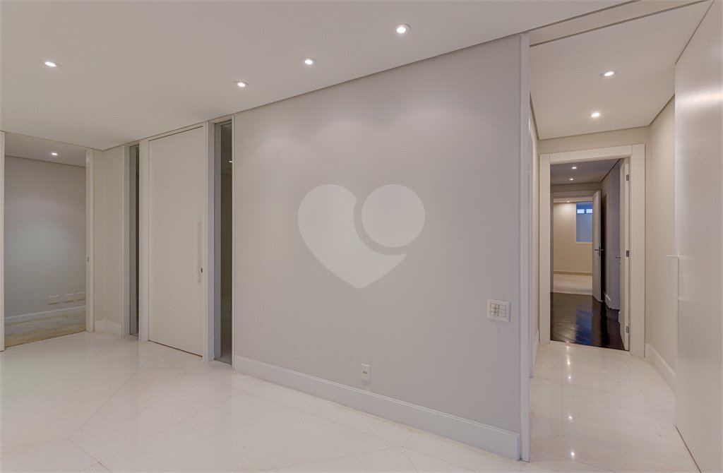 Apartamento à venda ou para alugar com 4 suítes em Alto da Boa Vista, São Paulo, SP