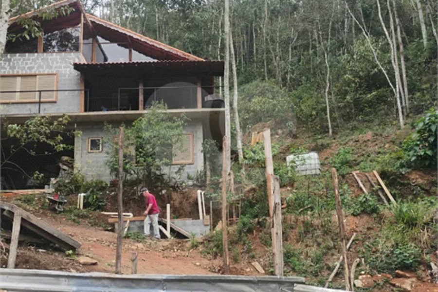 Excelente terreno à venda com 2950 m²