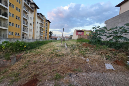 Terreno no Jd. Gibertoni, próximo ao SESC e ao Shopping