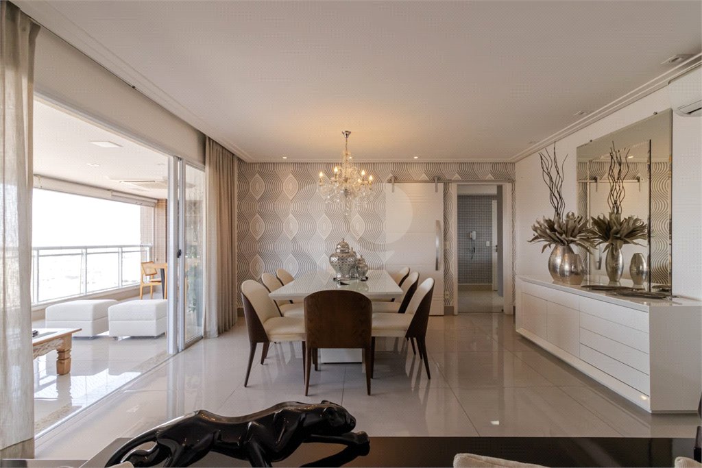 APARTAMENTO IPIRANGA COM 4 SUÍTES E 3 VAGAS - REFORMADO!