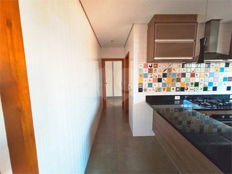 Exclusividade e Sofisticação no Swiss Park: O Sobrado Perfeito em São Carlos, com, 3 suites,2 salas, área Gourmet, persianas blackout automatizadas.