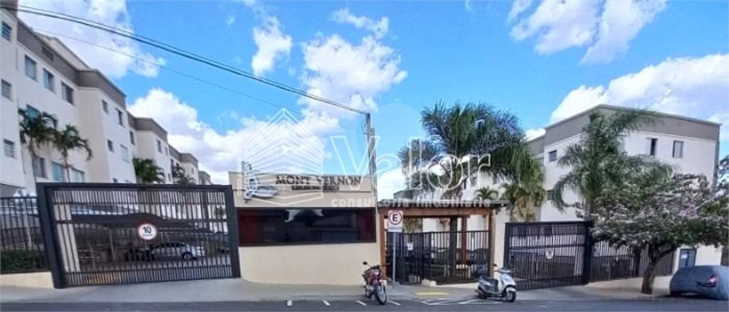 Apartamento no Condomínio Mont Vernon