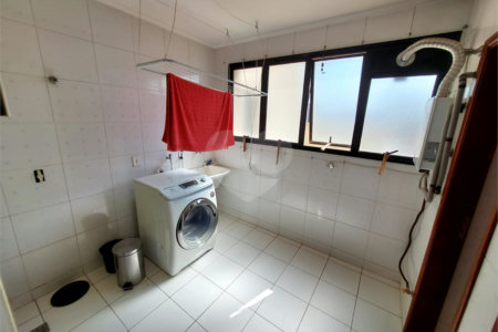 Apartamento com 3 suítes no centro de São Carlos