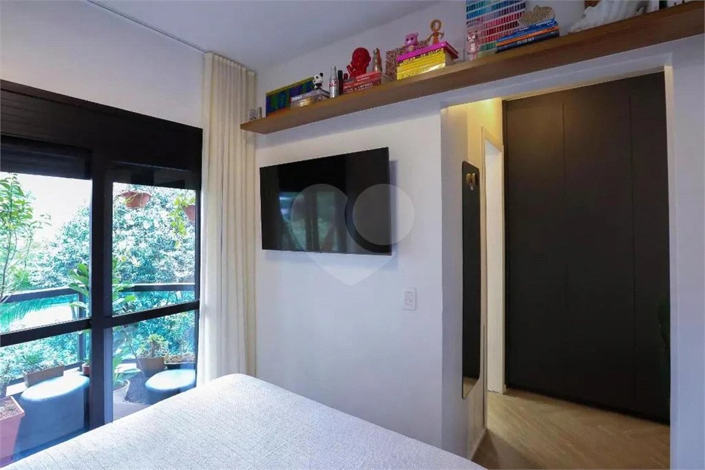 Apartamento à venda na Vila Nova Conceição, mobiliado pronto para morar com varanda e 1 vaga
