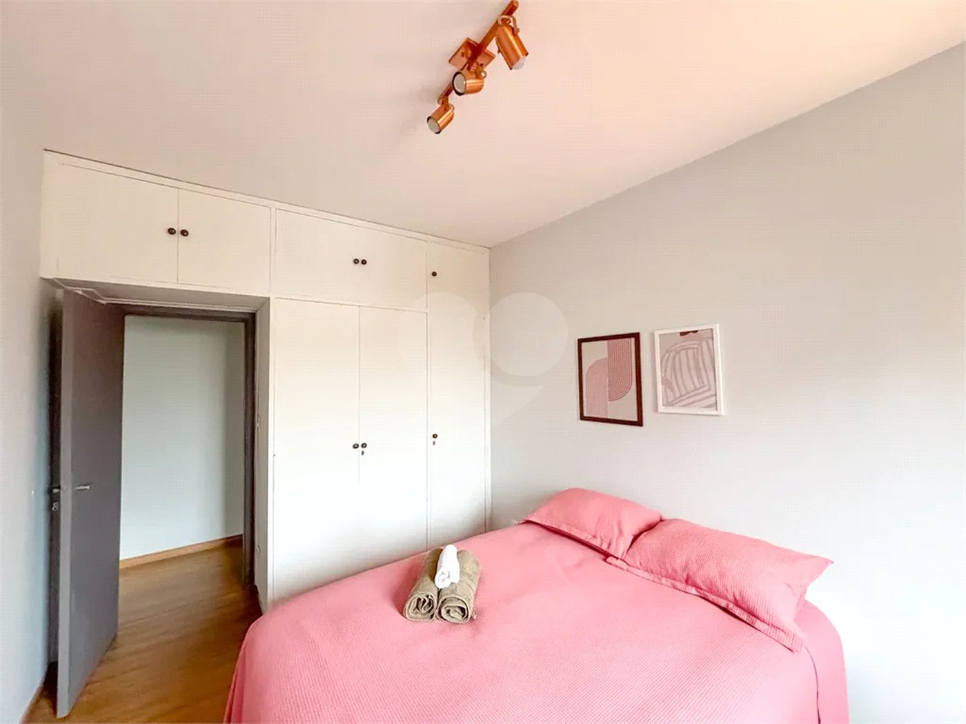 Apartamento de 80m² a venda e locação em Moema - 02 dorm, 02 Banheiros 01 Vaga