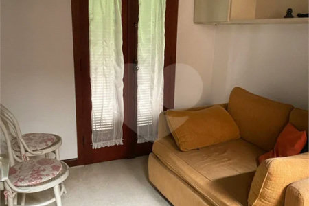 Casa à venda, 742 m², com piscina, 5 suítes, em Embu das Artes