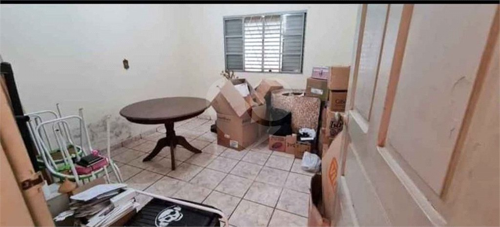 Casa térrea para venda em Descalvado/SP.