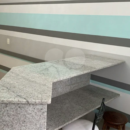 Temos Quatro Salas no Piso Superior sendo a Sala 3, com Ar Condicionado medindo 2,5m por 4m