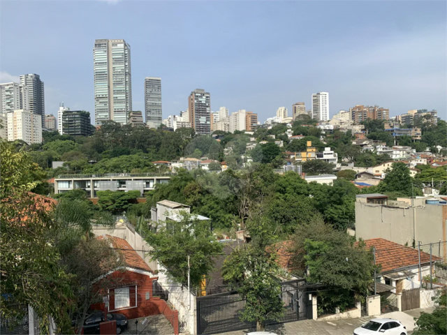 Apartamento à venda com 2 suítes em Alto de Pinheiros, São Paulo, SP