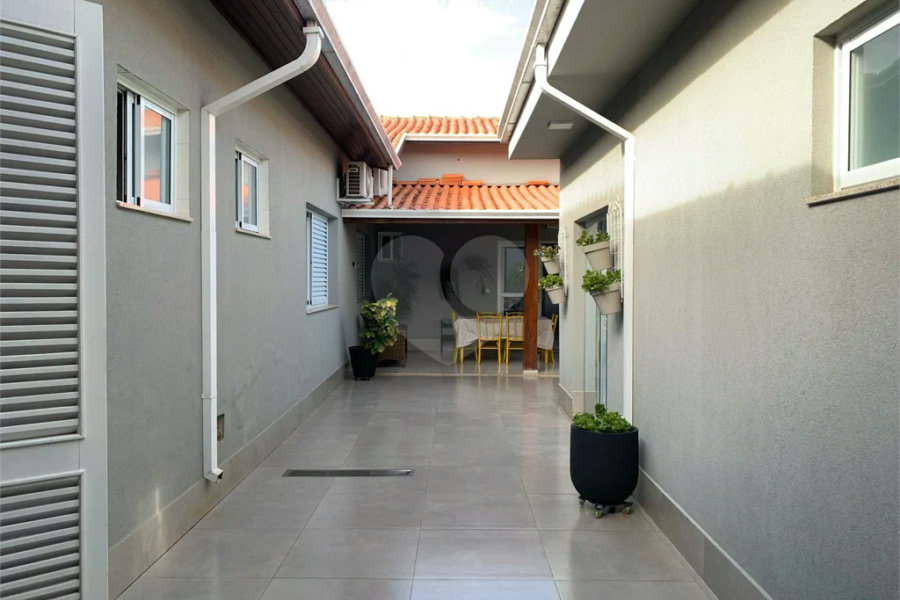 Linda Casa à Venda no Bairro Santa Rosa, na cidade de Piracicaba-SP.