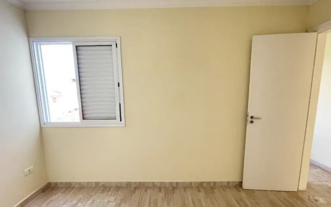 Casa à venda com 3 quartos, sendo 1 suíte, em Jardim Ester, São Paulo - SP