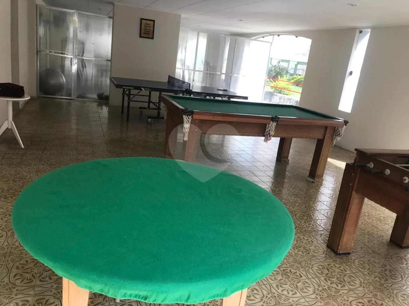 Espaço e Segurança no Bom Retiro: Apartamento de 100 m² com Infraestrutura Completa