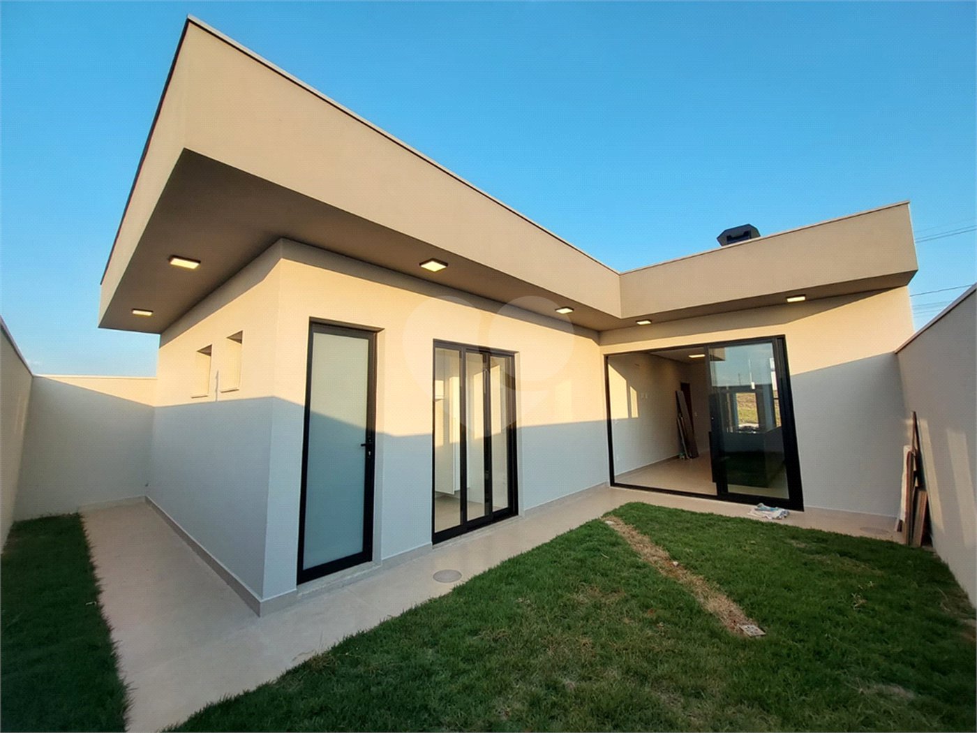 Casa Nova e Térrea no Villeneuve
