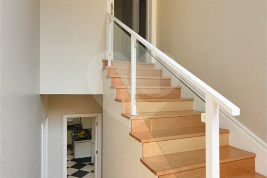 Casa impecável em terreno de 546m2