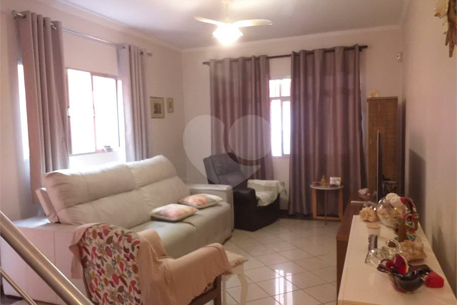 Vende-se Lindo Sobrado na Vila Santa Catarina