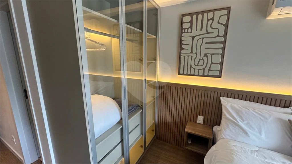 Studio mobiliado de 26m para locação em Moema