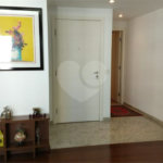 Apartamento à venda no Paraíso de 303m² com 4 suítes e 4 vagas.