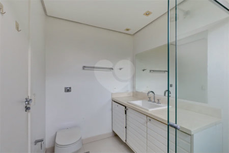 Apartamento no Alto da Boa Vista Condomíno com vasta área verde, lazer e segurança..