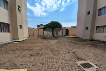 Apartamento no Condomínio Jardim Europa.