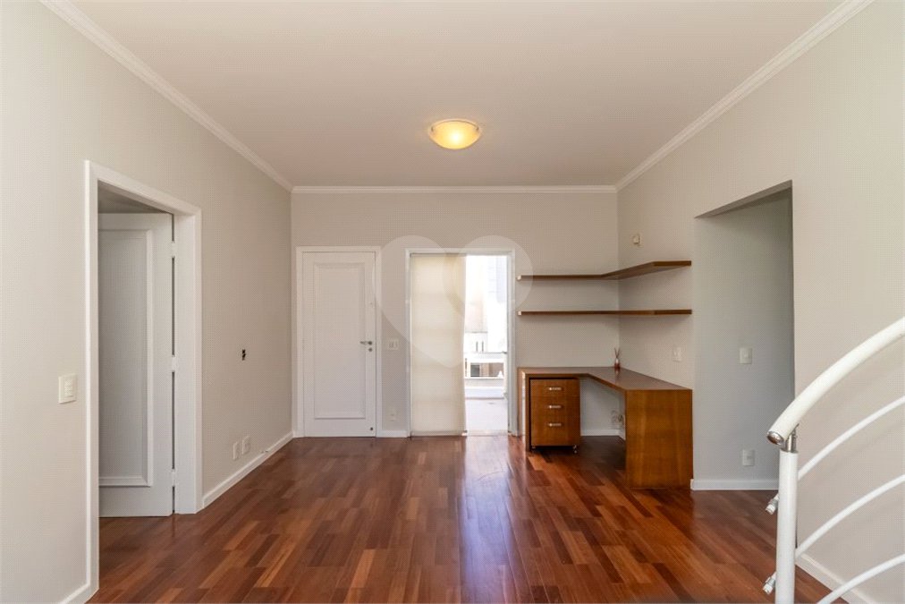 Casa à venda com 4 quartos, sendo 2 suítes, no condomínio Stephanie, São Paulo - SP