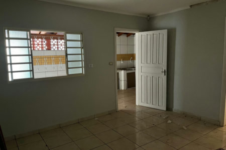 Casa para alugar com 4 quartos, sendo 2 suítes, no Centro, Três Lagoas, MS