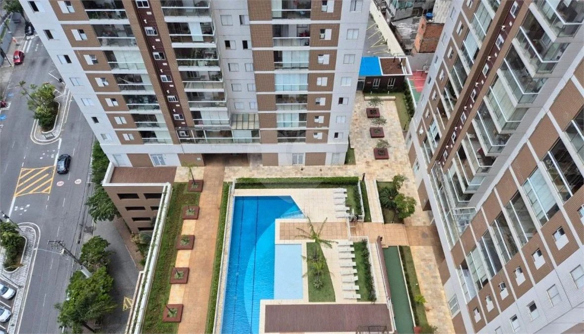 Apartamento reformado de 92 m² no Baeta Neves, com 2 dormitórios, 1 suíte, sala ampliada, área gourmet, 2 vagas, planejados e lazer completo.