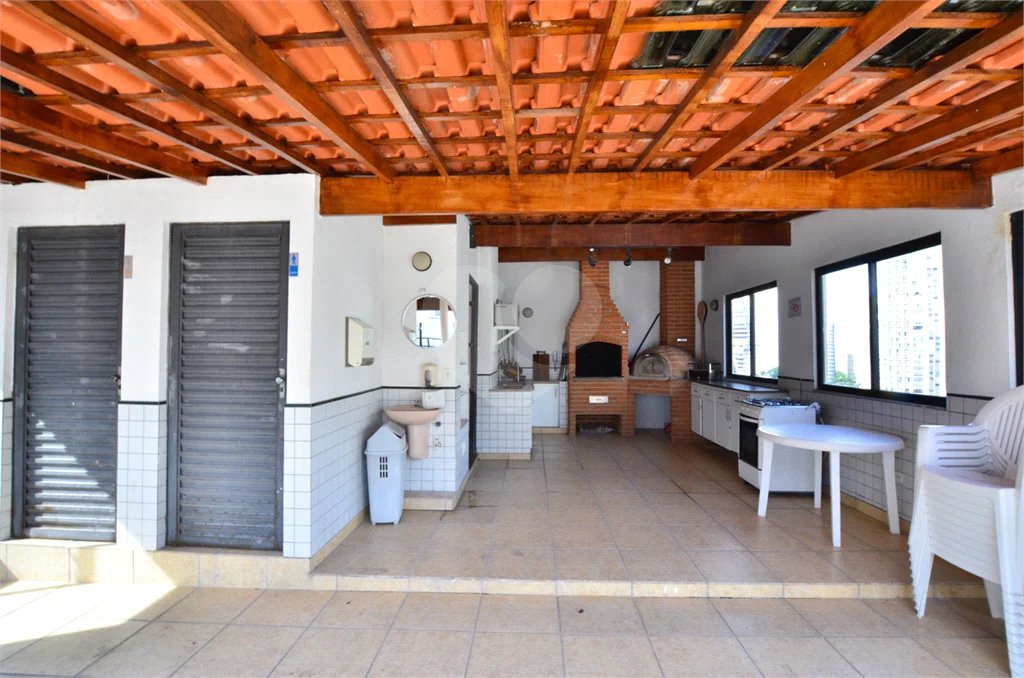Apartamento venda Bela Vista, 156 m², 3 quartos, suíte, 3 salas, 2 vagas. Rooftop, Churrasqueira, Uma quadra da Paulista.