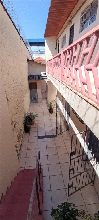 Oportunidade imperdível. Excelente opção de Investimento em Sobrado Comercial a Venda na Lapa. Único na Região.