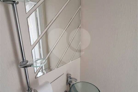 Apartamento para locação com 2 dormitórios, sendo 1 suíte com 02 vagas, totalmente climatizado nos 3 ambientes