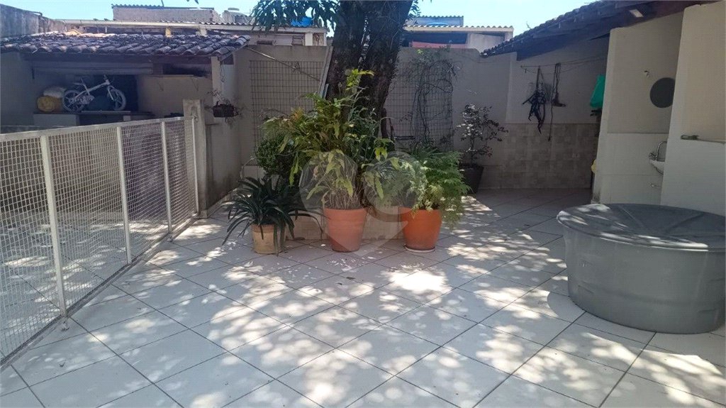 Ótimo sobrado à venda, ao lado do Roldão na Av. Cupece.